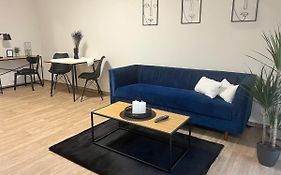 Charming Homes - Studio 10
